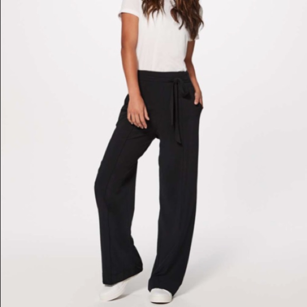 NWT Lululemon Black Noir Tie Front Pant